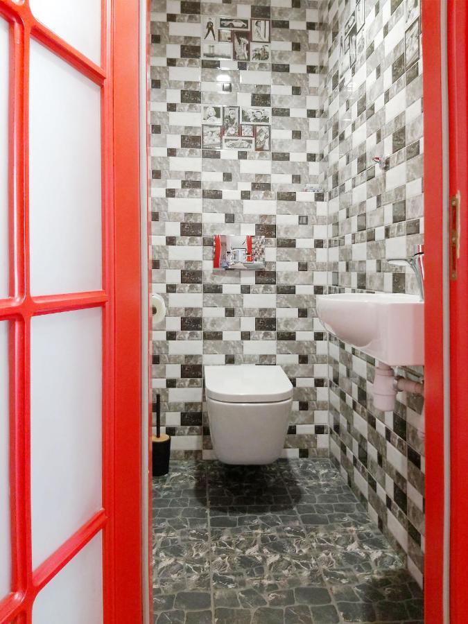 Monro Apartment リヴィウ エクステリア 写真