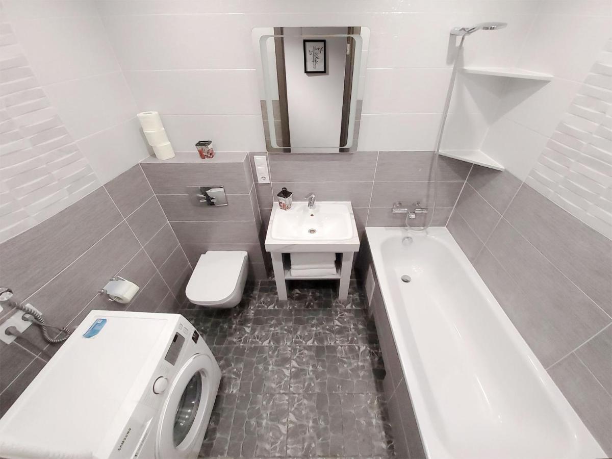 Monro Apartment リヴィウ エクステリア 写真