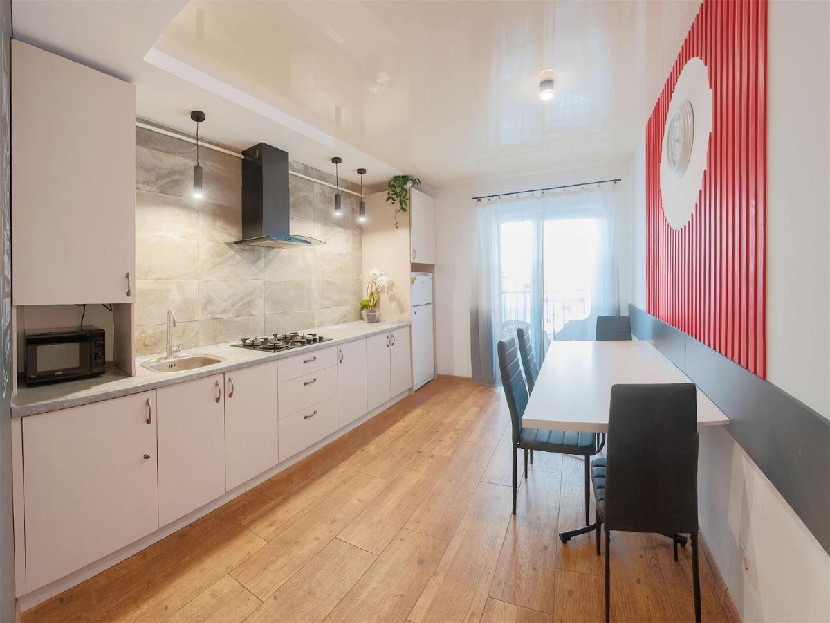 Monro Apartment リヴィウ エクステリア 写真