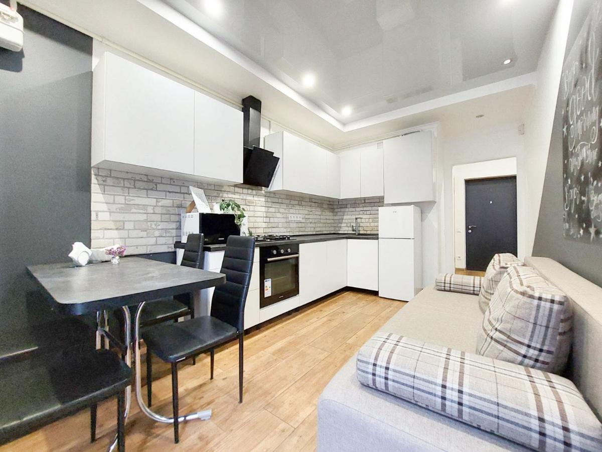 Monro Apartment リヴィウ エクステリア 写真