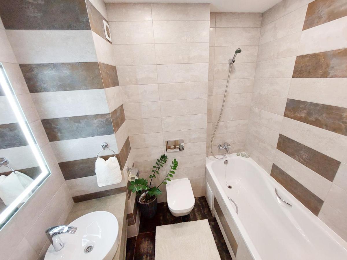 Monro Apartment リヴィウ エクステリア 写真